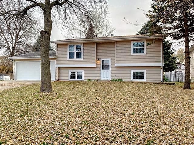 1st image of 3107 Center Lake Dr
