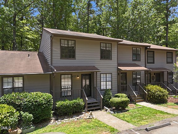 3rd image of 4245 The Oaks Dr