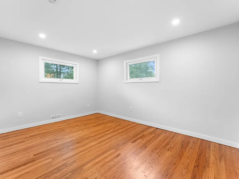 8 Brook Way — Photo 13