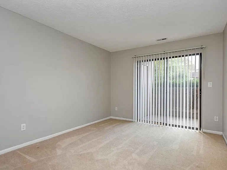 2245 Hedgerow Rd #D — Photo 7