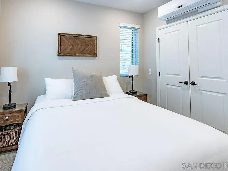 824 Jersey Ct — Photo 12
