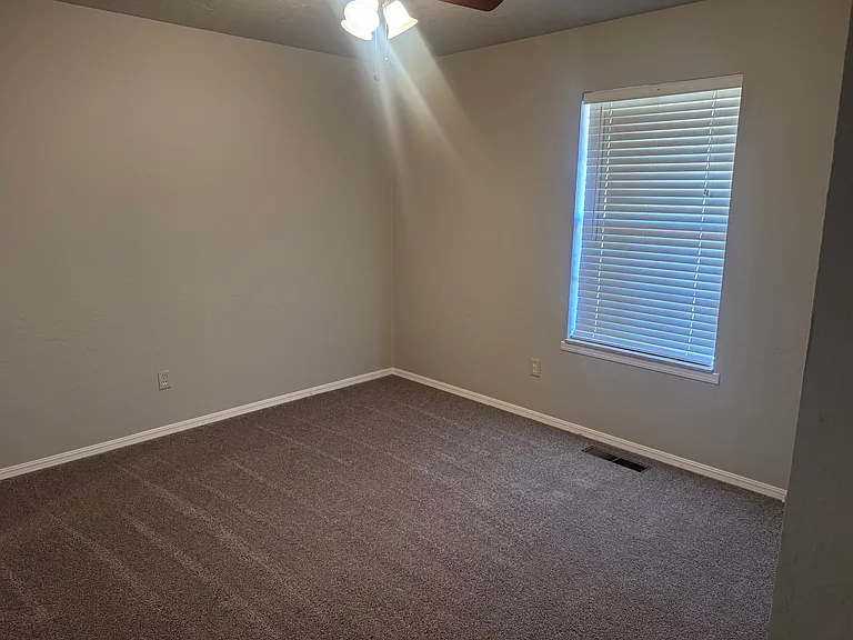 12216 Sylvester Dr — Photo 9