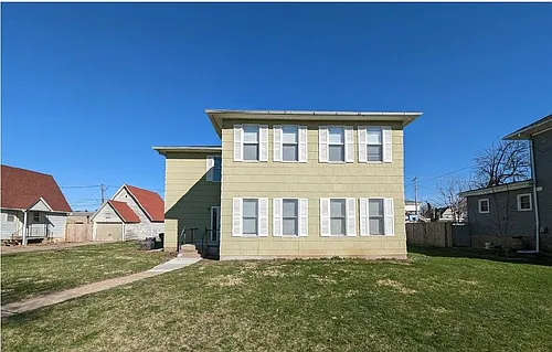 2315 Pershing Blvd Photo 1