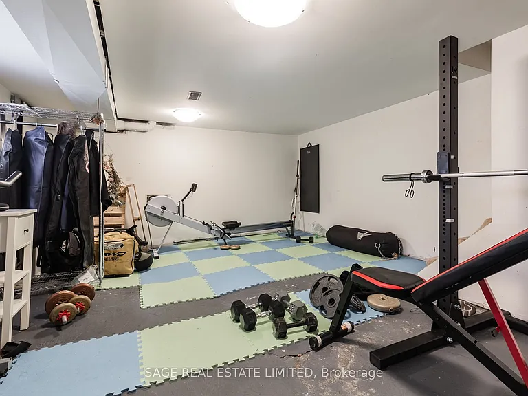 433 Woodfield Rd — Photo 20