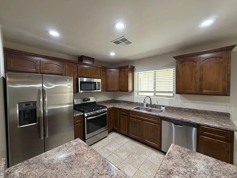 10191 E 34th Ln — Photo 9