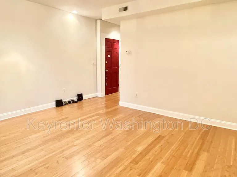 1204 Holbrook St NE #4 — Photo 12
