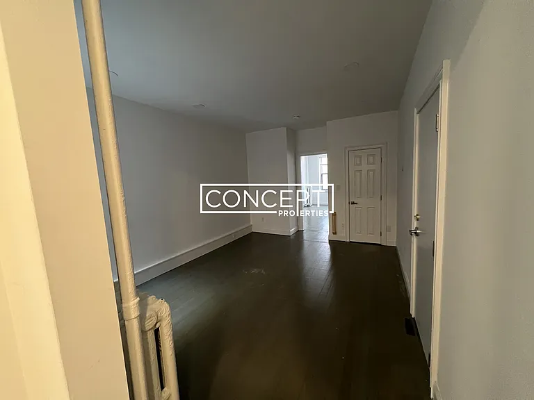 31 Temple St #2C — Photo 6