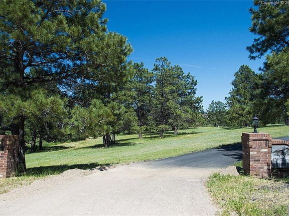 Welcome to your lakeside retreat - only 5 minutes from I-25!