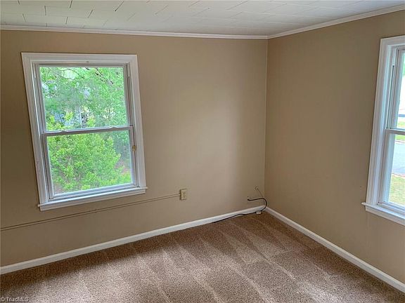 4th image of 516 Cummings St