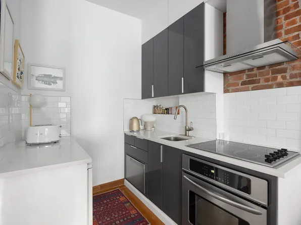 27 West 82nd Street image 4 of 10