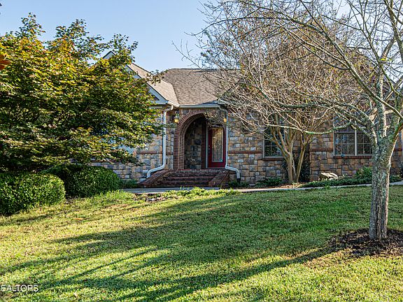 3rd image of 11177 Hughlan Dr