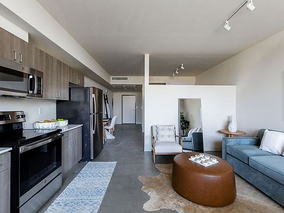 5th image of 5585 Mildred St #202