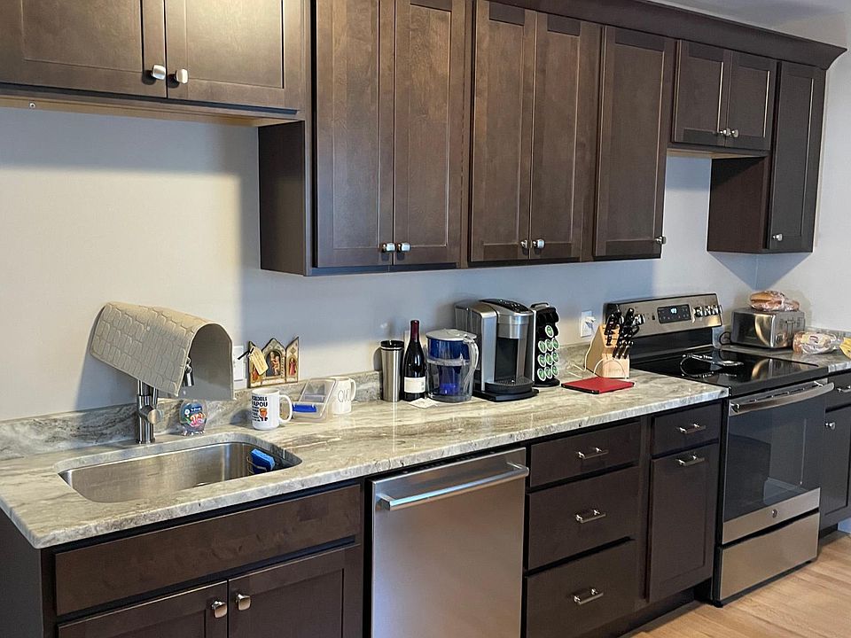 11 Charles St Danvers, MA Zillow Apartments for Rent in Danvers