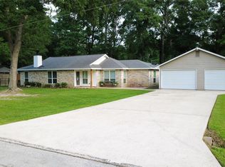 218 Holly Ln, New Caney, TX 77357