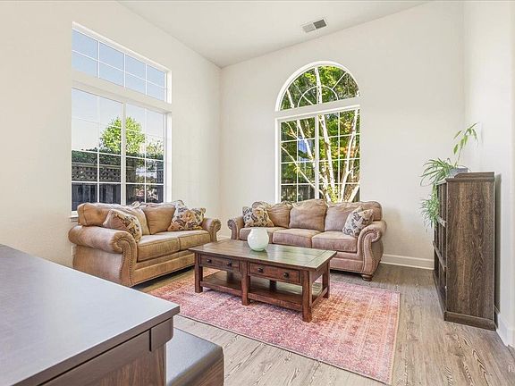 5th image of 214 Ranch Court