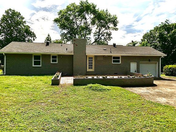 5th image of 2824 Glenoaks Dr