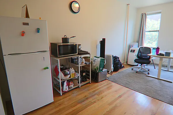 Rented by PMG Real Estate  | media 10