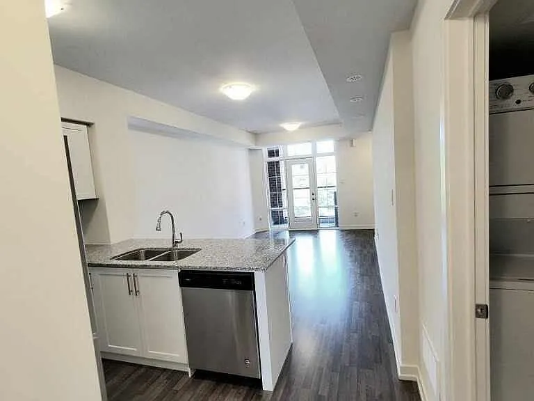 2 Linsmore Pl #204 — Photo 8