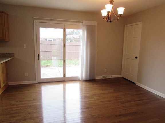 3rd image of 650 Rolling Hills Dr