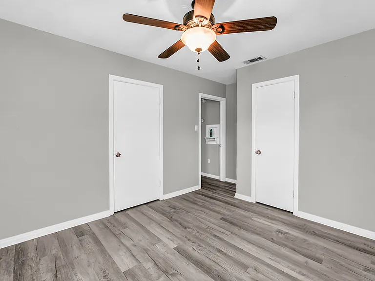 1220 S Lamar St — Photo 10