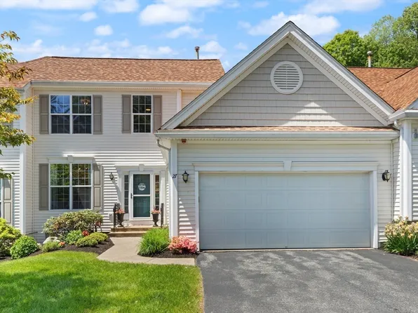 27 Brook Ln Unit 27, Berlin, MA 01503