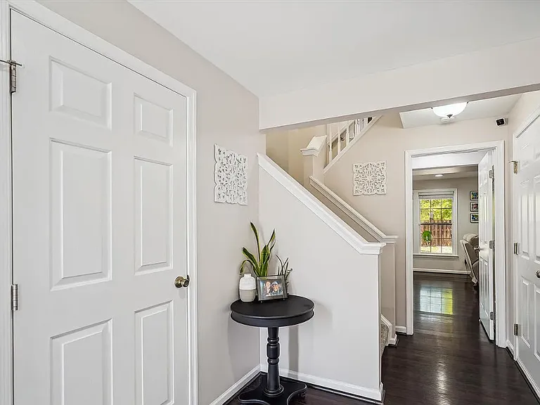 25435 Elm Ter — Photo 4
