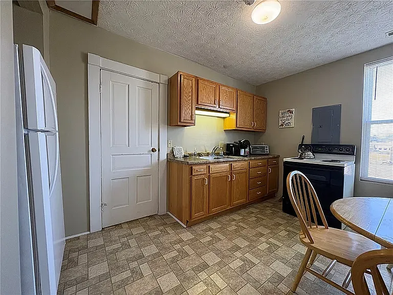 2 bed, 944 sqft, $950 — Photo 4