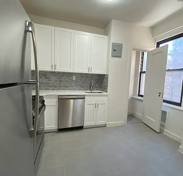 244 W 74th St #8A — Photo 4