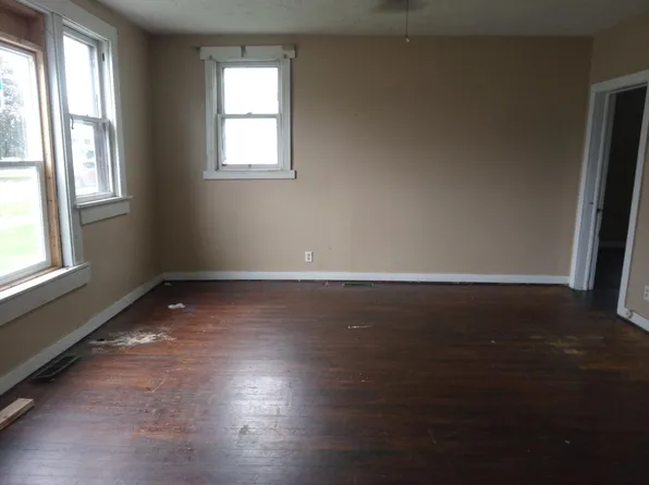 1312 W 4th St, Marion, IN 46952