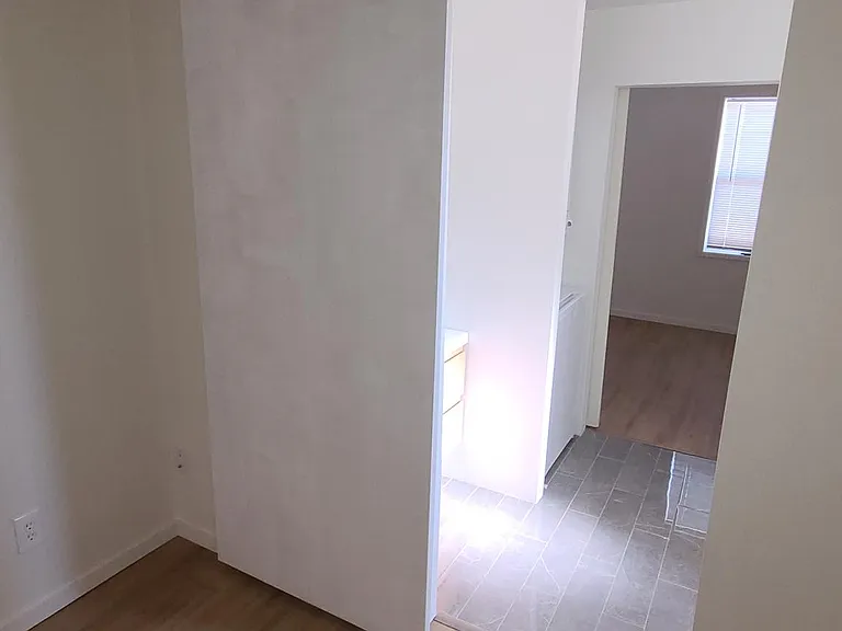 343 Stewart St #1/2 — Photo 8