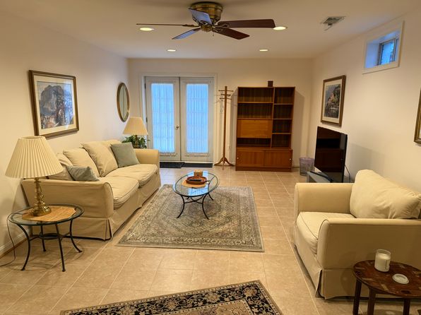 6545 Old Chesterbrook Rd #BASEMENT