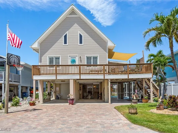 249 Pearl St, Fort Myers Beach, FL 33931
