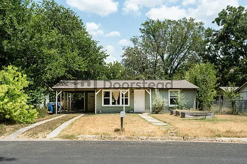 1109 Spur St Photo 1