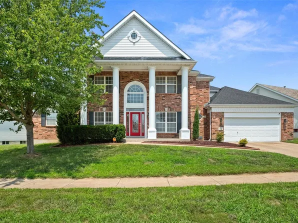 5185 Delcastle Dr, Florissant, MO 63034