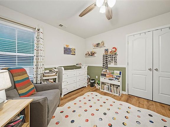 3rd image of 5256 Windermere Ave