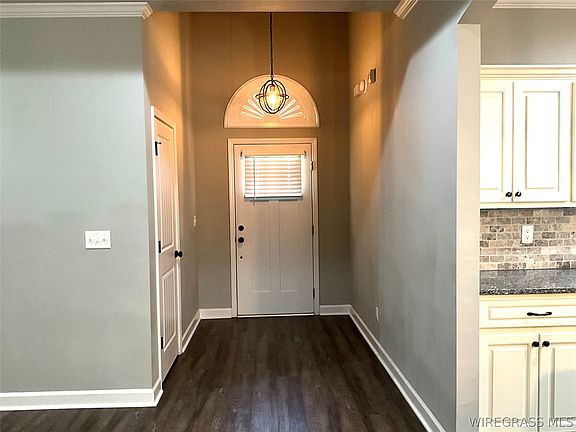 3rd image of 652 Doyle Rd