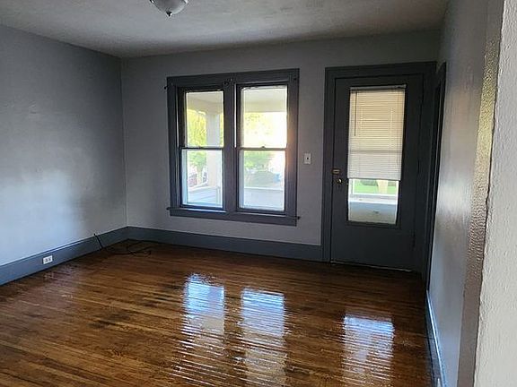 2nd image of 1847 N Superior St