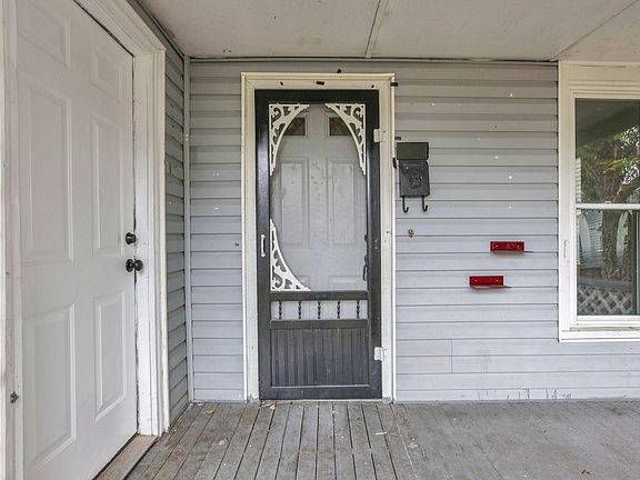 4th image of 336 Washington St