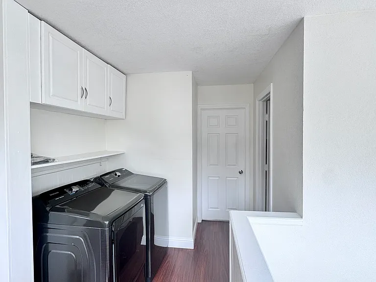 876 S 9th St — Photo 12