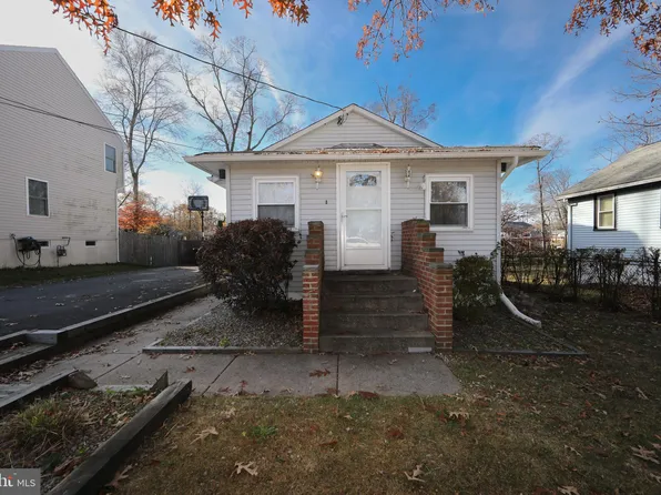 216 Delaware Ave, Hainesport, NJ 08036