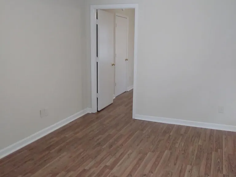 1610 Bryn Mawr Ave — Photo 12