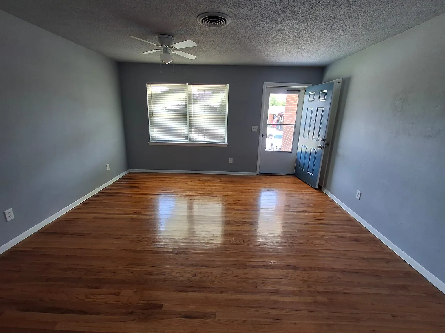 3 bed, 1400 sqft, $1,250 — Photo 4