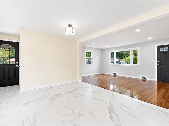 3rd image of 169 Slater Ave