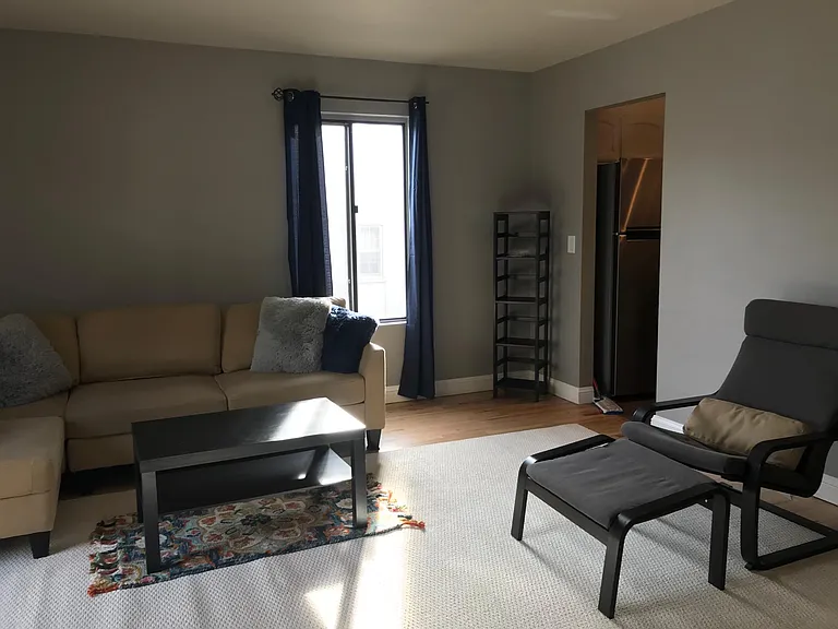 2426 S High St — Photo 22