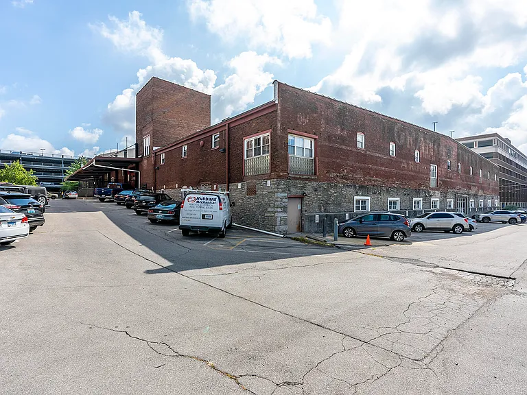 585 S Upper St #114 — Photo 23