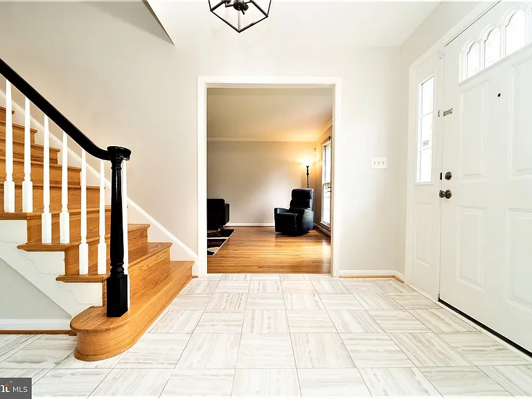 9808 Korman Ct — Photo 2