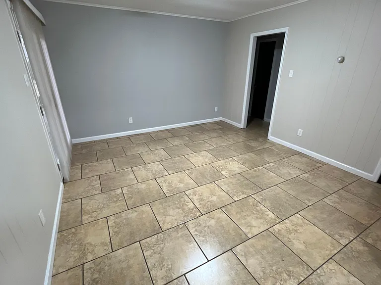 9405 Enid St — Photo 15