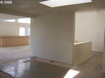 4th image of 10303 SE Burlington Dr