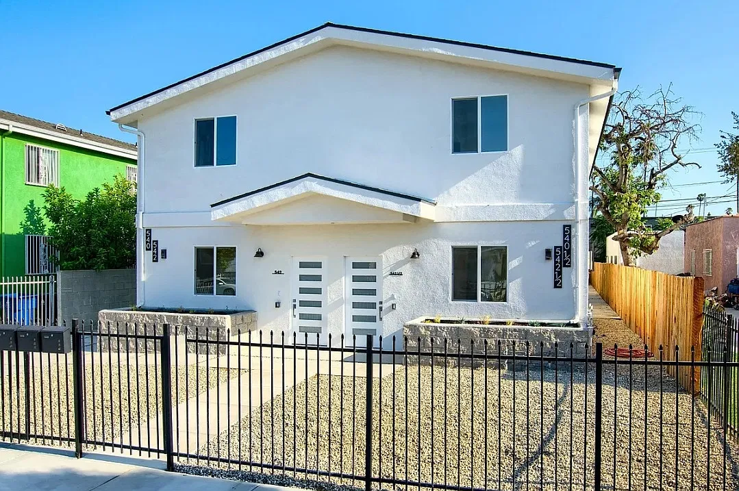 4 bed, 2.5 bath, 1600 sqft, $3,800 — Photo 2