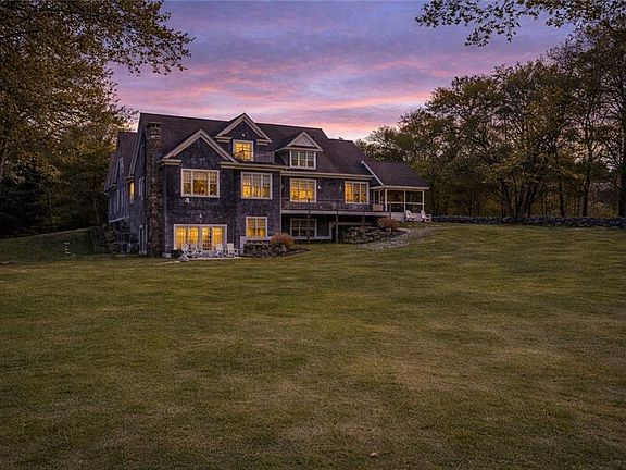 4th image of 7 Spring Pond Rd